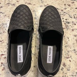 Never worn!  Steve Madden Size 8